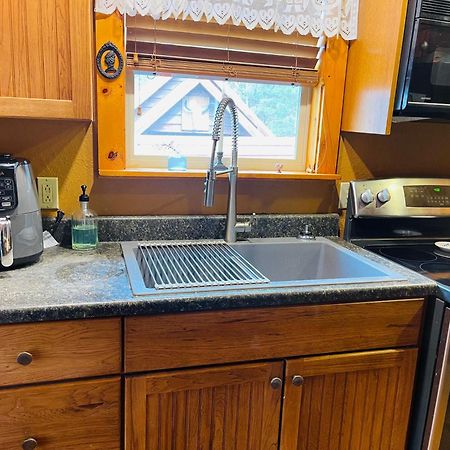 Homestead Retreat نيوبورت المظهر الخارجي الصورة